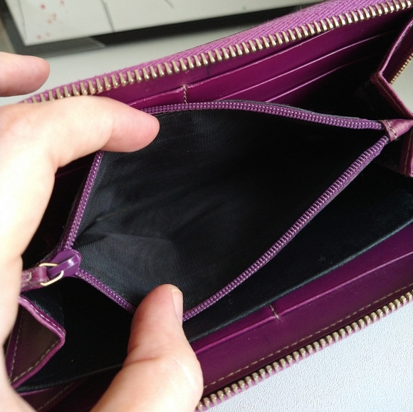 Gucci Purple GG Embossed Leather Zip Around Wallet - Picture 8 of 12